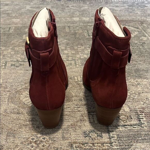 Diba Rich Burgundy Sleek Ankle Booties - Picture 4 of 6